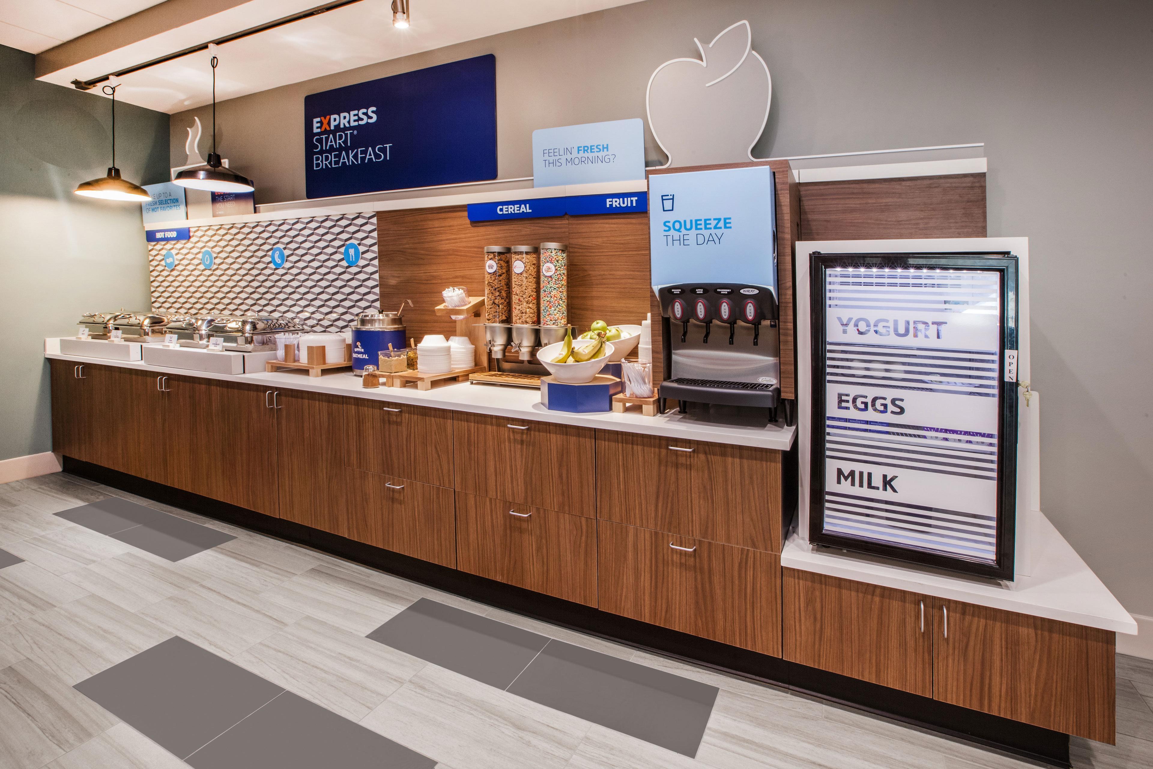 Holiday Inn Express & Suites - Forest Hill - Ft. Worth Se מראה חיצוני תמונה